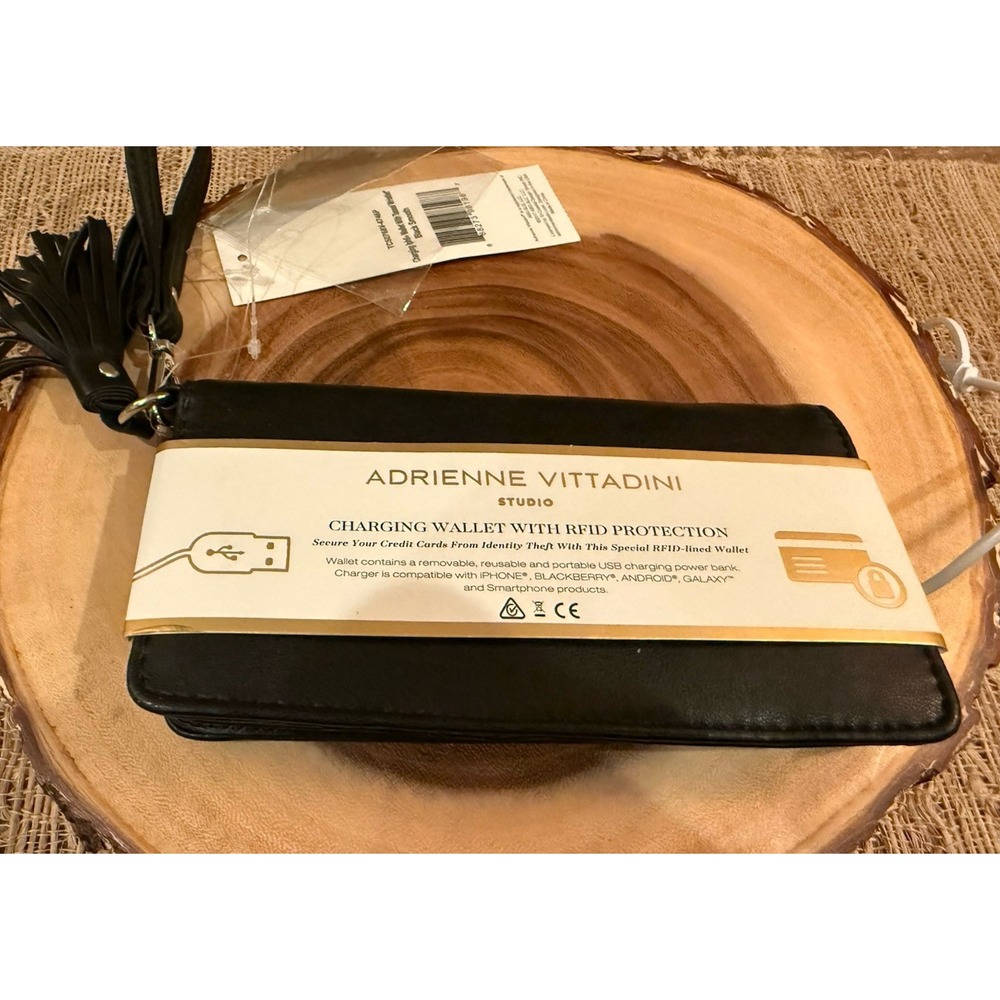 Adrienne Vittadini Charging Zip Wallet Wristlet iPhone Android Galaxy New